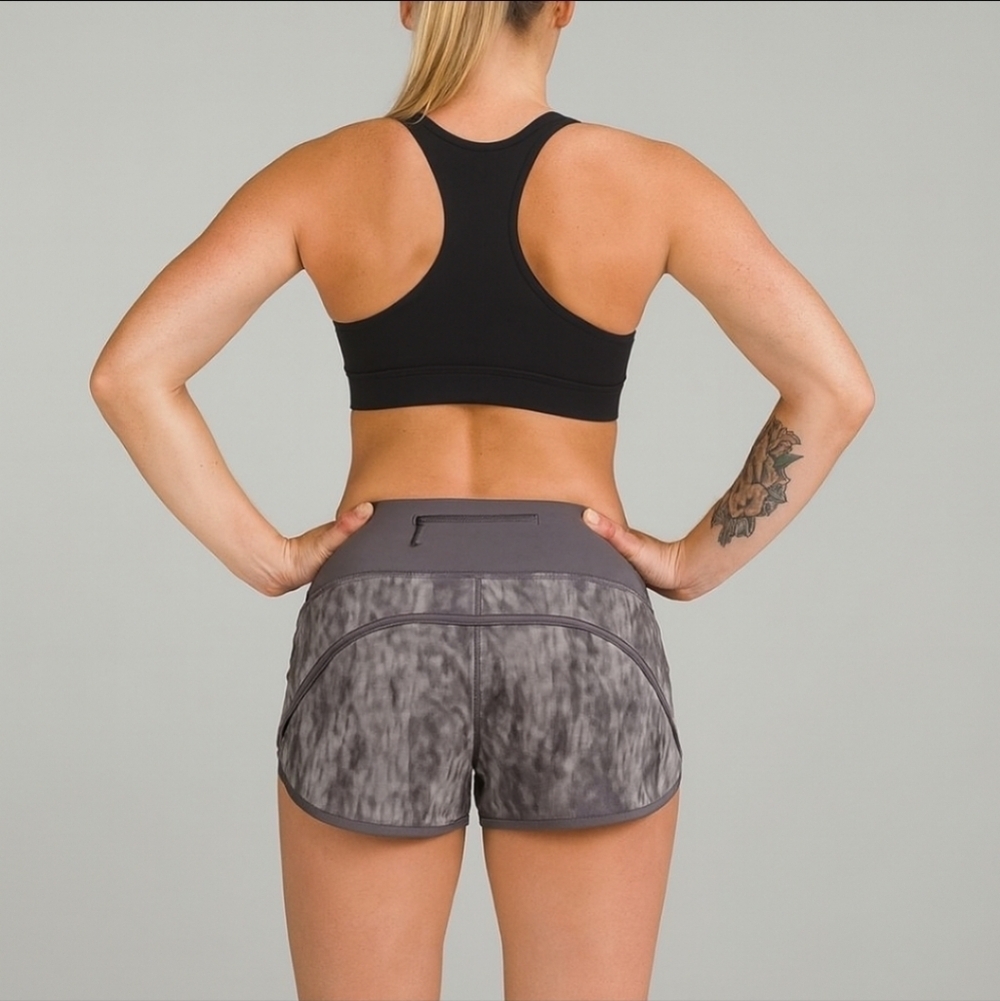Lululemon Gray Snowy Owl Speed Shorts sz 4